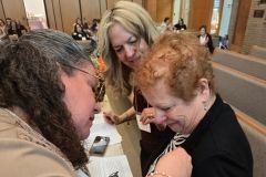 Install- Sheila-Pres-Pin-to-Sindy